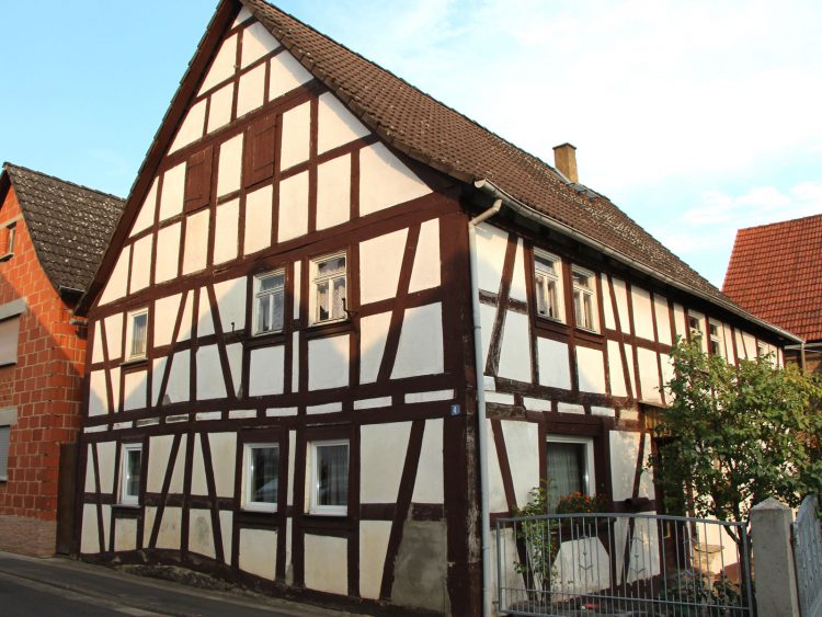 Denkmalgeschütztes Fachwekhaus Friedbergerstraße 4, Gonterskirchen, Kulturdenkmäler Laubach