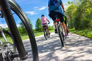 Radfahren auf dem Vulkanradweg im Vogelsberg, Hessen, Deutschland