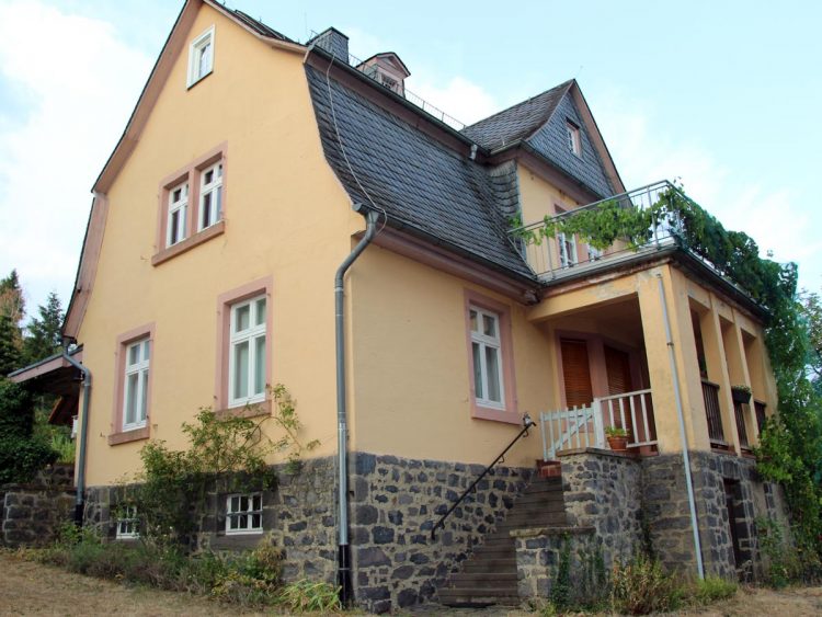 Neues Pfarrhaus, Pfarrstrasse 15, Gonterskirchen, Kulturdenkmäler Laubach, Denkmalschutz,